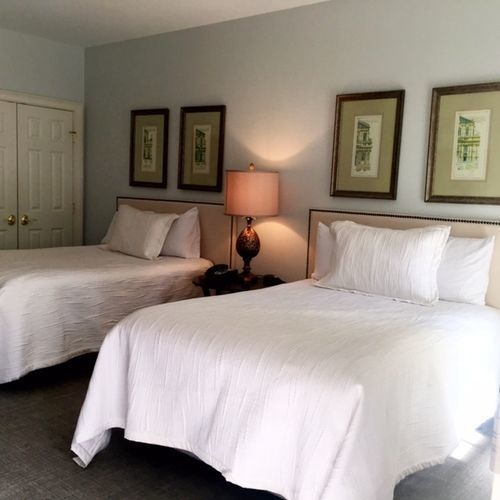 אייקן Carriage House Inn מראה חיצוני תמונה